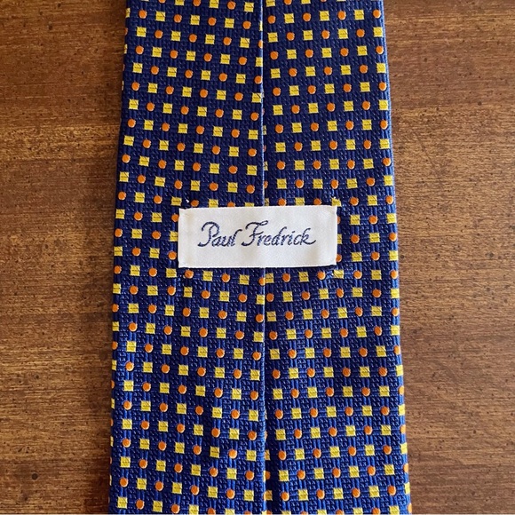 Handmade Paul Fredrick Wide Tie - Picture 5 of 5